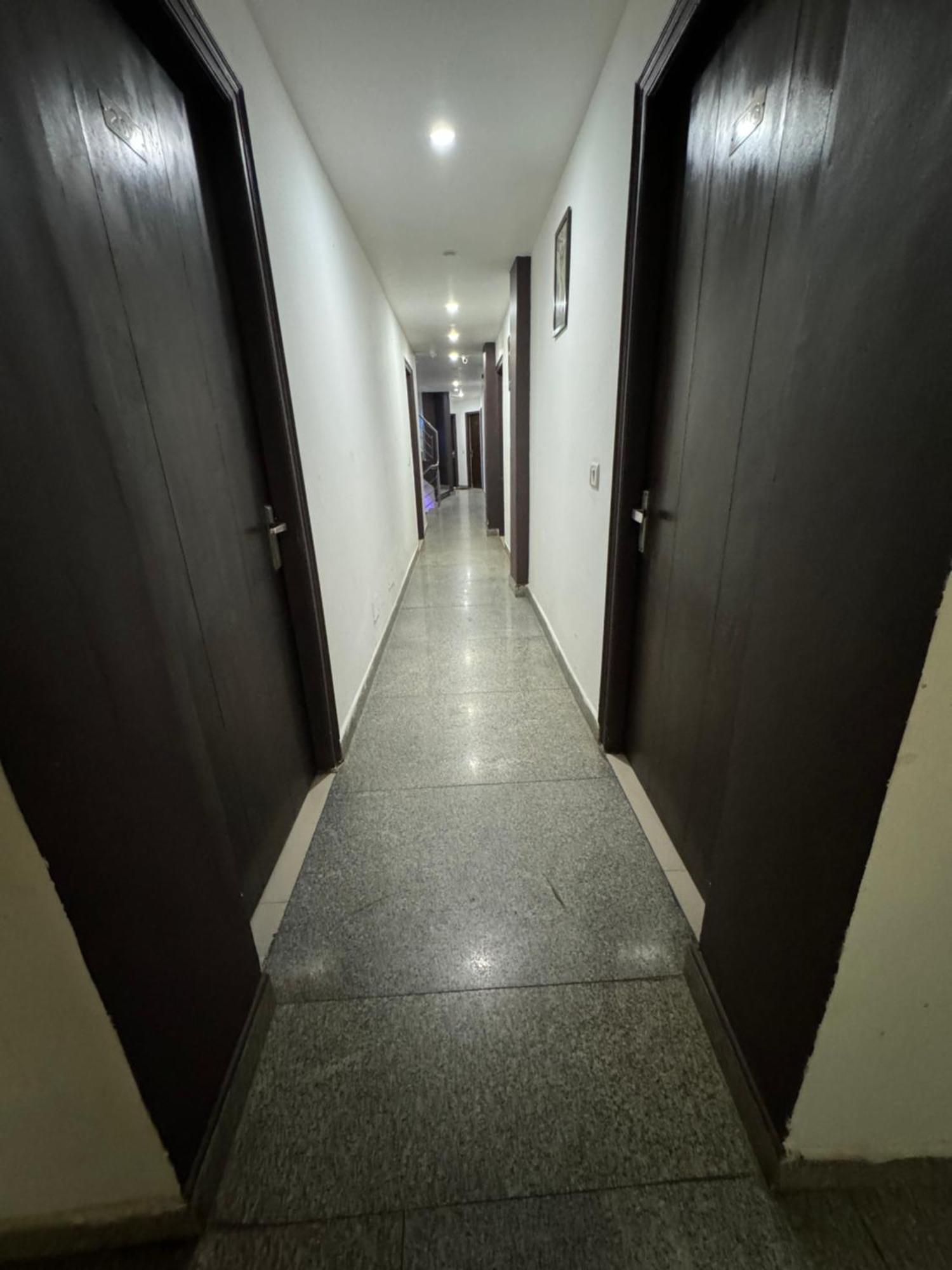 Airport Hotel Port View New Delhi Ngoại thất bức ảnh