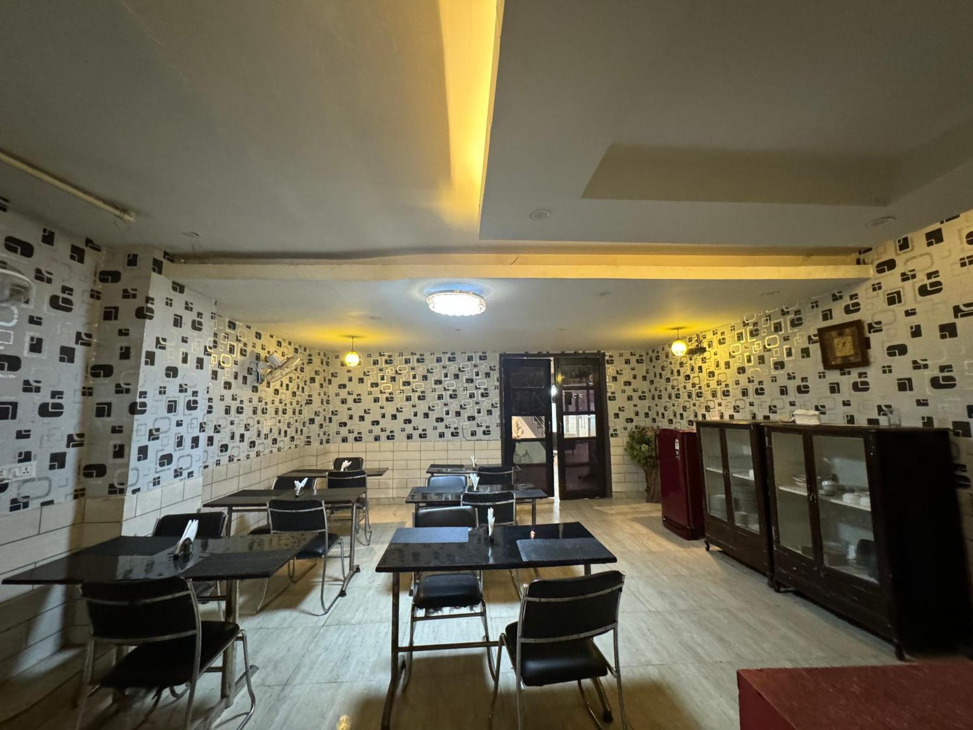 Airport Hotel Port View New Delhi Ngoại thất bức ảnh