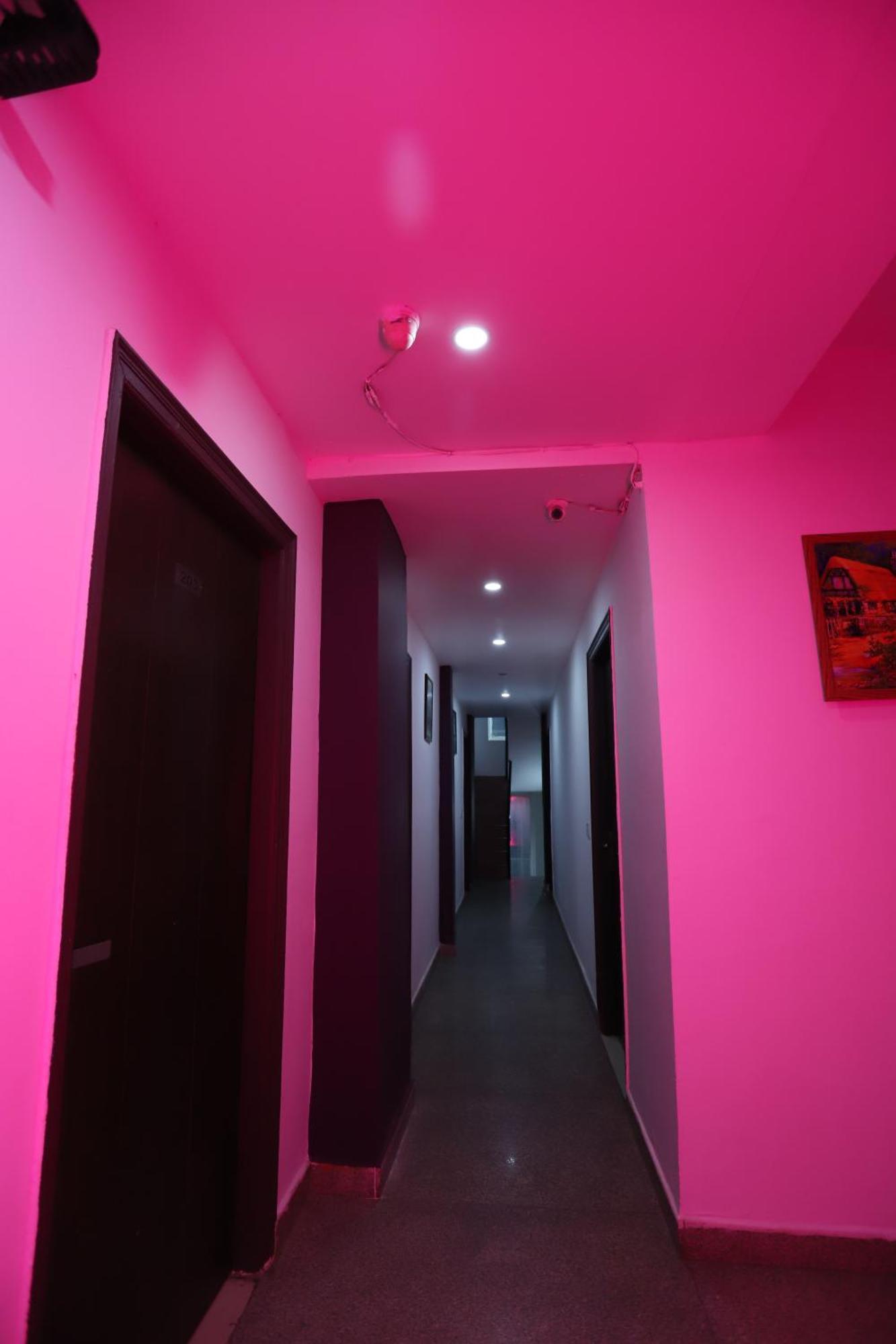 Airport Hotel Port View New Delhi Ngoại thất bức ảnh