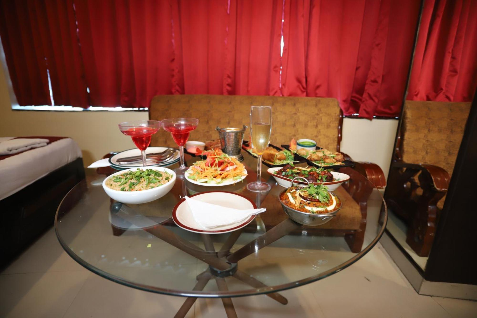 Airport Hotel Port View New Delhi Ngoại thất bức ảnh