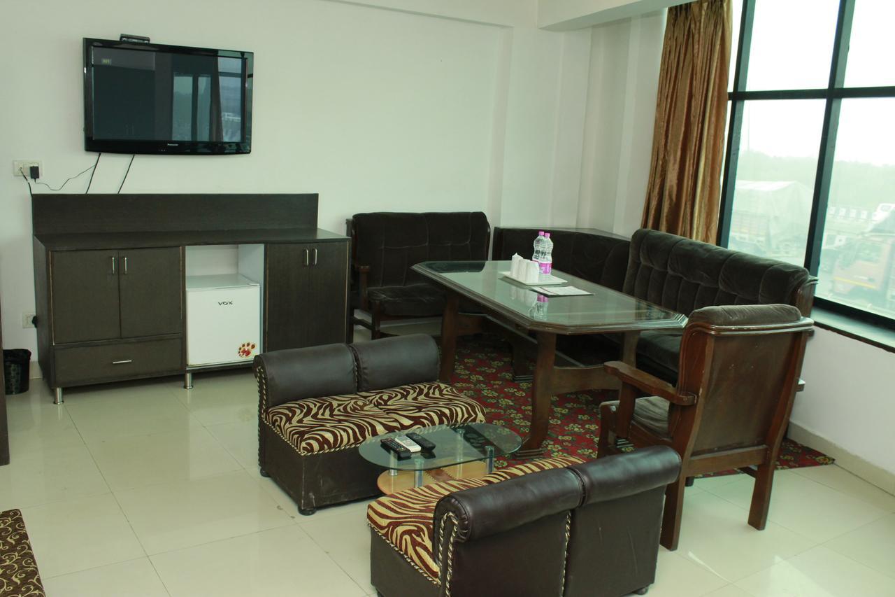 Airport Hotel Port View New Delhi Phòng bức ảnh