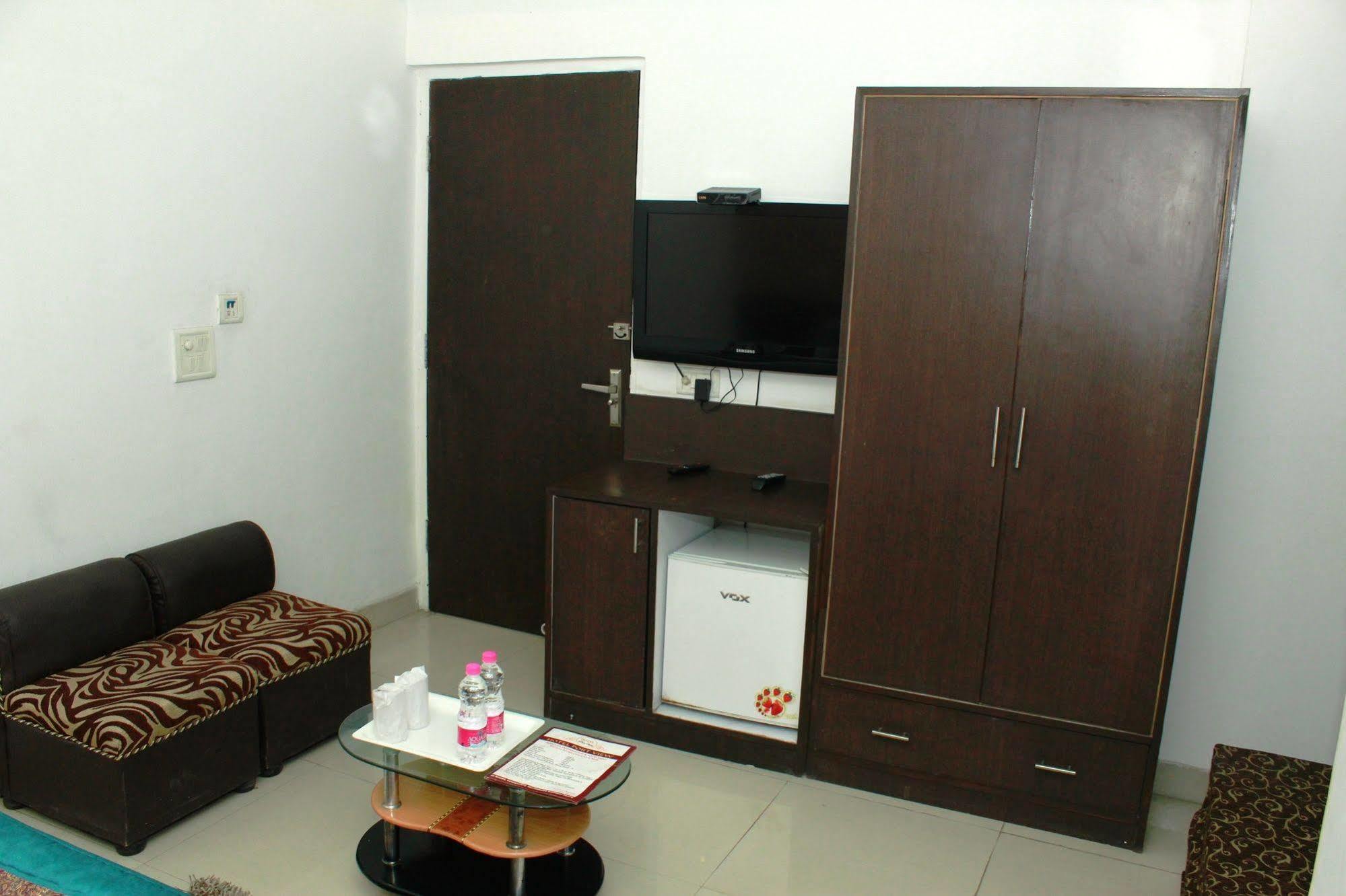 Airport Hotel Port View New Delhi Ngoại thất bức ảnh
