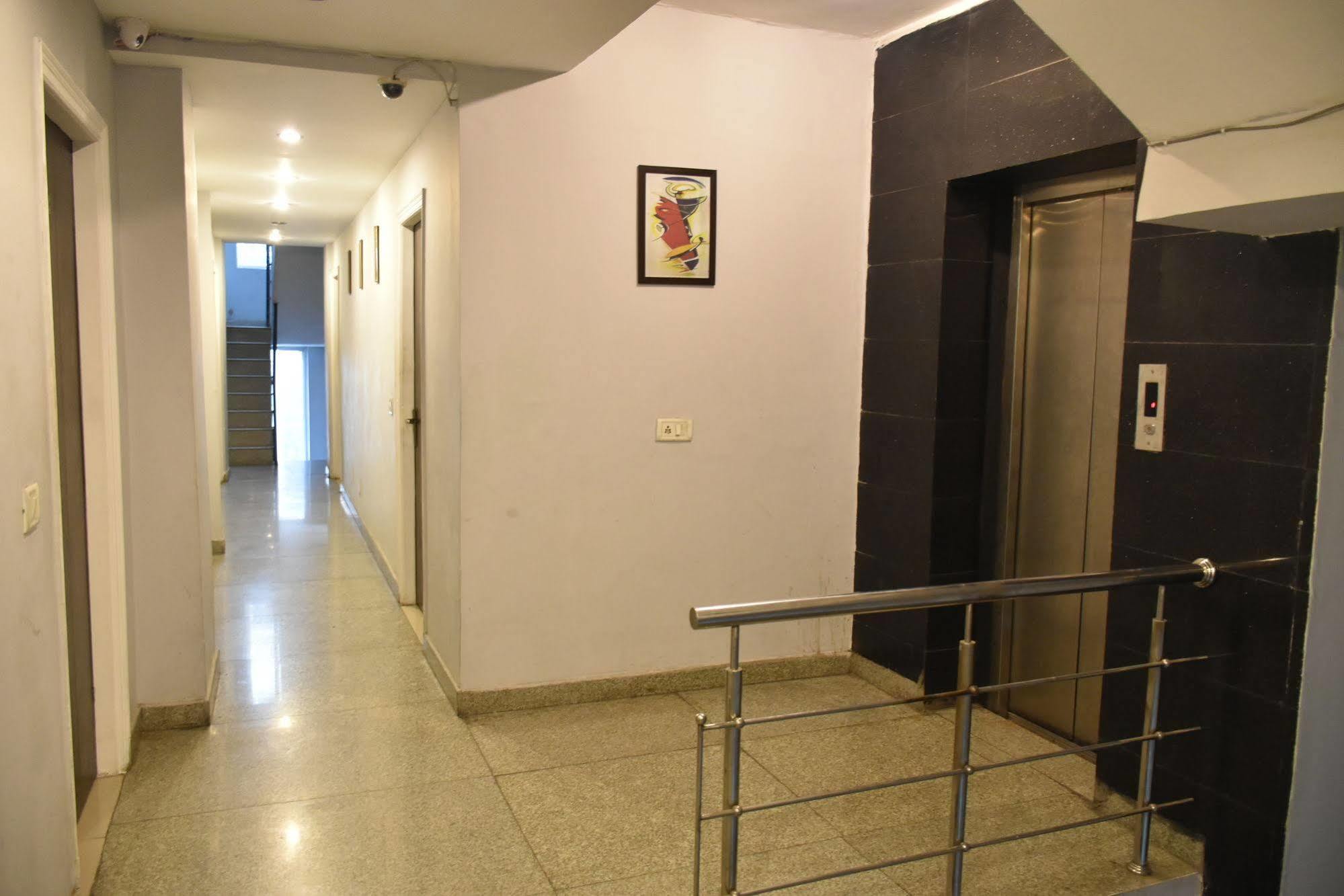 Airport Hotel Port View New Delhi Ngoại thất bức ảnh
